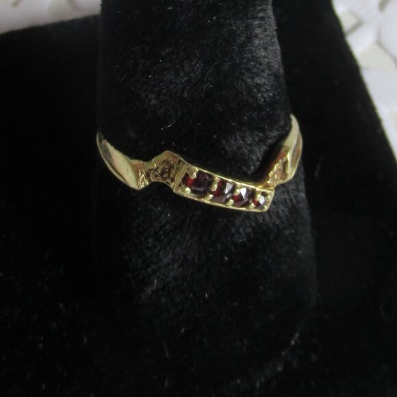14k Gold, 4 Red Garnet stones, Ring, Czech, Size 6.5 - Picture 8 of 11